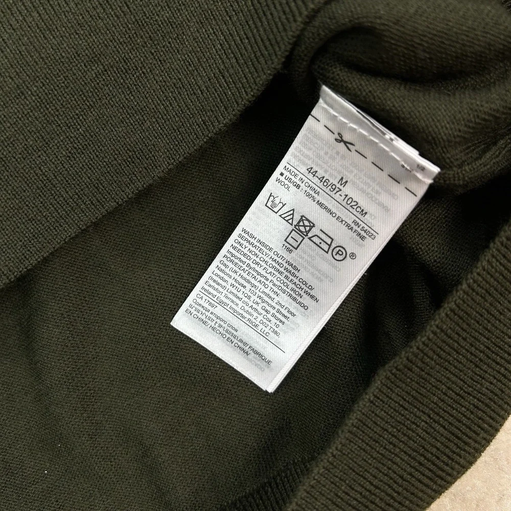 Banana Republic Merino Wool Sweater Mens Medium Crewneck Lightweight Preppy